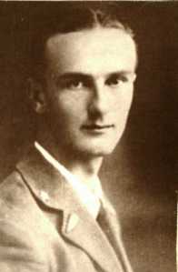 Alessandro born in 1918. He died Lieutenant Aviator in 1937 during a nocturnal flight between Piombino and Spezia.