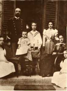 The family of Paolo Primo in 1897 in Florence: (from the left) Lola, Paolo Primo, Cesare II, Paolo II, Signorina Luisa Barsanti, Alessandra (Sania), Rina.