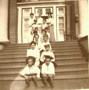 Saarela: in order of height from Paolo II to Giorgio (5 Ruggeri Laderchis, 5 Zweguintzov cousins, Mom, Sania, and Aunt Olga, 3 governesses)